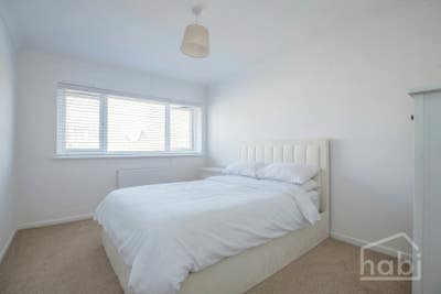 Double bedroom available in sought-after NR2 area Main Photo