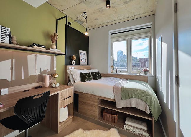 Private En-suite Room -All Bills Included | Zone 1 Main Photo