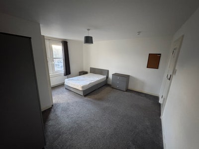 Double en-suite room in central Dover Main Photo