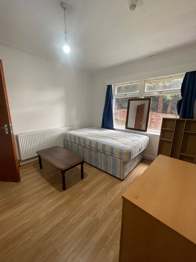 Room Available for Tenants Claiming Uc Main Photo