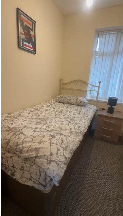 Room 5, Elmdon Rd, Acocks Green, B27  Main Photo