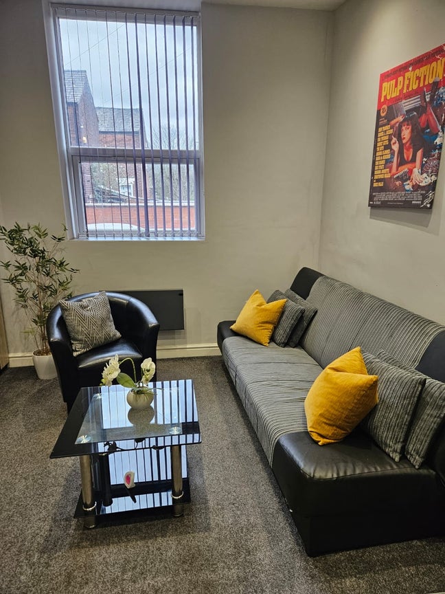 Beautiful 1 Bed Apt / Whole Property Main Photo