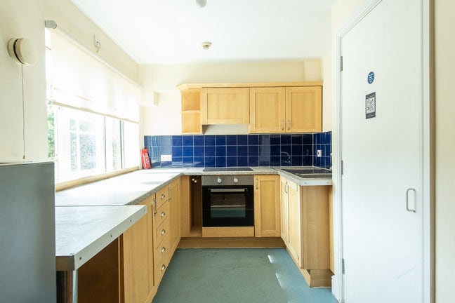 Two Rooms In Marsh Hill From &pound;630 Main Photo