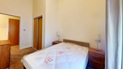 Ensuite Double Room in Modern City‑Centre Flat-G1 Main Photo