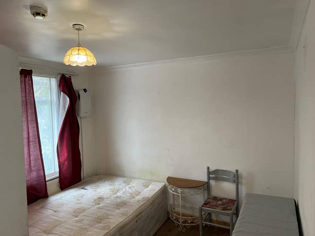 2 Rooms to let - Hounslow TW3 4BF Main Photo