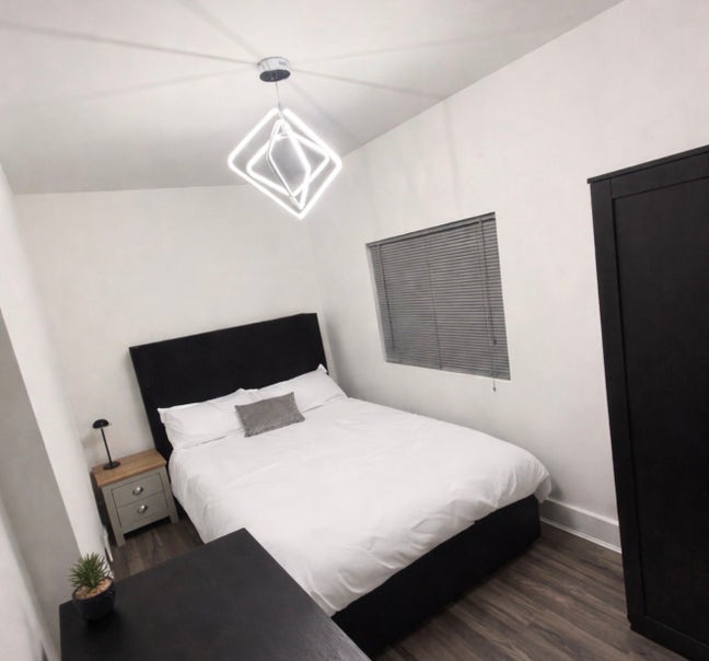 Modern house in Great Barr Birmingham 2 rooms left Main Photo