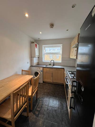 Spacious 1 bedroom apartment Main Photo