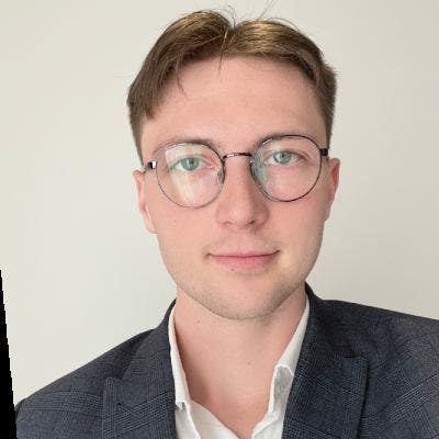 Hi, I’m Kyle. I’m a Professional looking for room. Main Photo