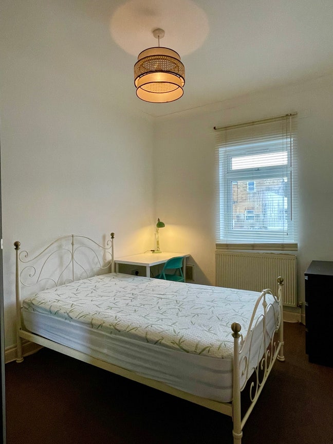 Bright Double Room in Prime E17 Location Main Photo