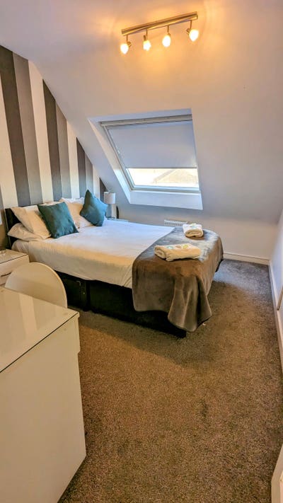 Short term 2 bed flat Main Photo