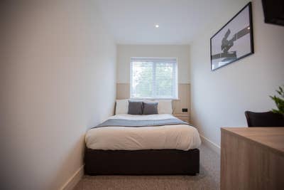  Double  Room  Available  | Smithcourt  Drive
 Main Photo