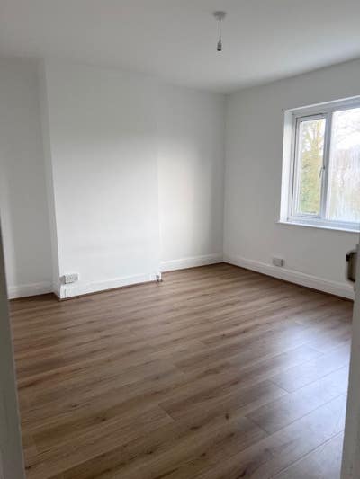 2 Rooms to Let - ilford IG1  Main Photo