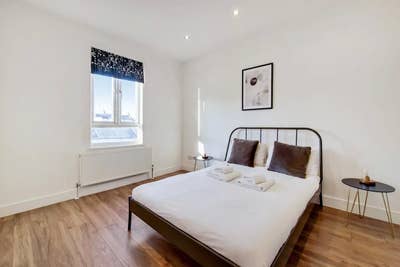 Looking for the fourth girl to join us! Main Photo