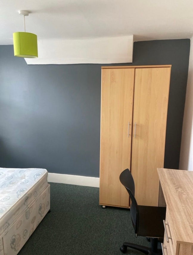 Room to rent  Main Photo