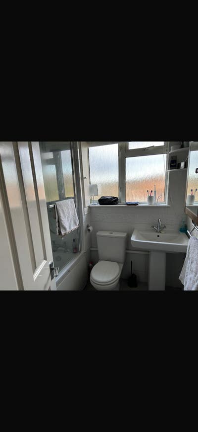 Double room available Tadworth Main Photo