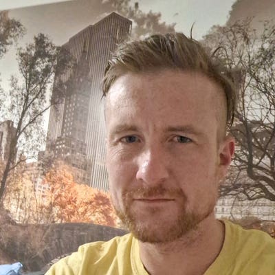 Professional Room Share Main Photo