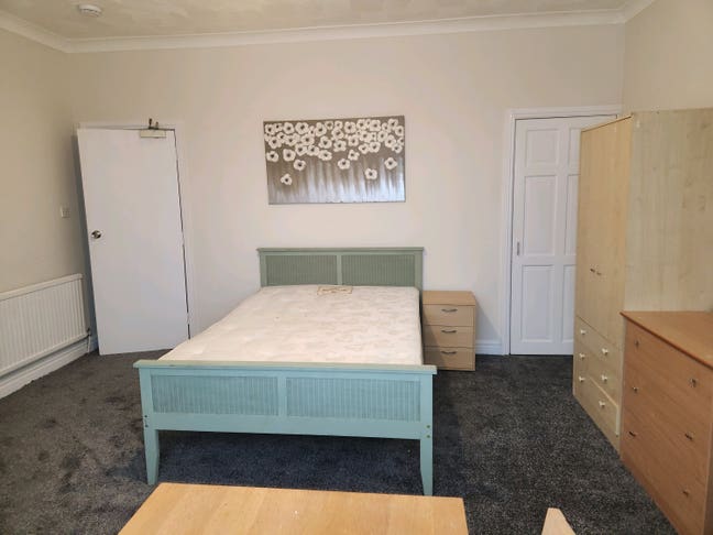 Large double room Main Photo