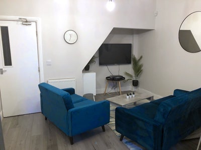 One room available 1at May short term if req Main Photo