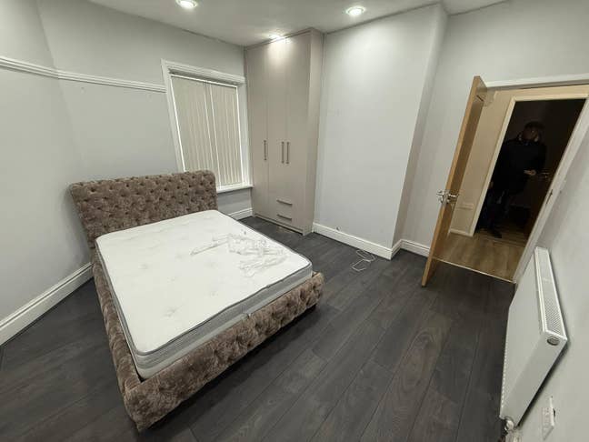 Newly Refurbished Rooms Available – All Female Fla Main Photo