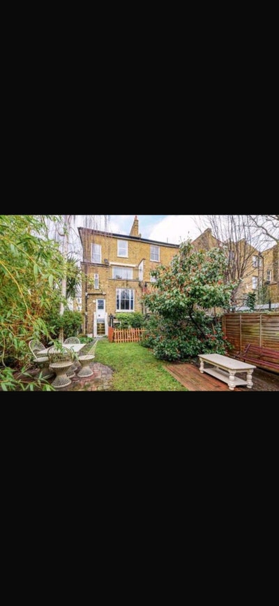 3 bed townhouse w/ balcony + garden Main Photo