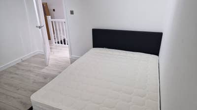 A beautiful double bedroom available  Main Photo