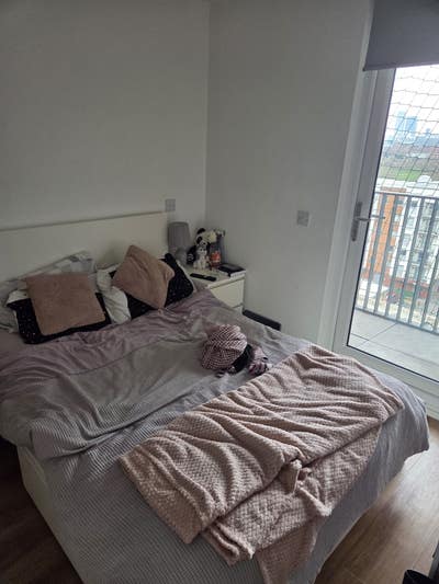 Double room in Salford quays flat Main Photo