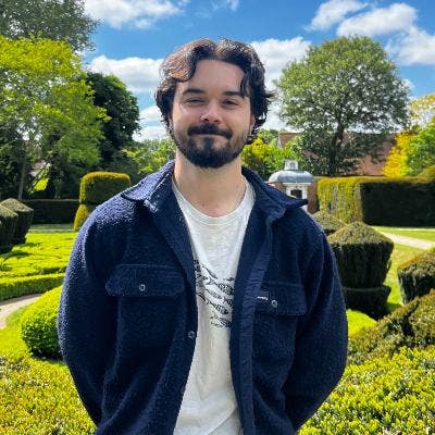 Professional Male seeks a single or double room Main Photo