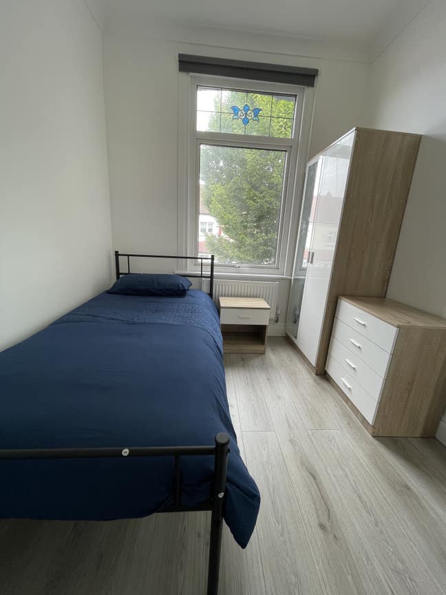 Clean & Spacious! 5 Mins from East Ham Station Main Photo