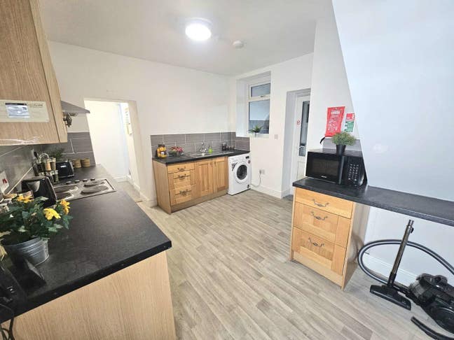 ScS 🏡 Double & Single Room Available Main Photo