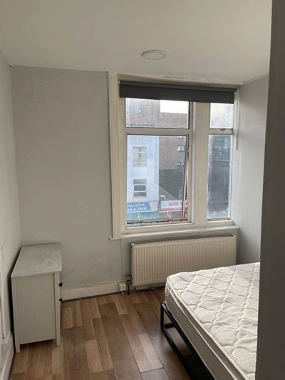 Room in clean, cosy NW London flat Main Photo