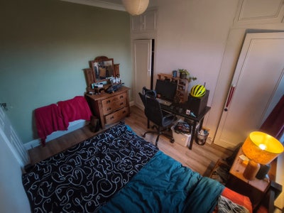 A spacious single bedroom in a friendly house Main Photo
