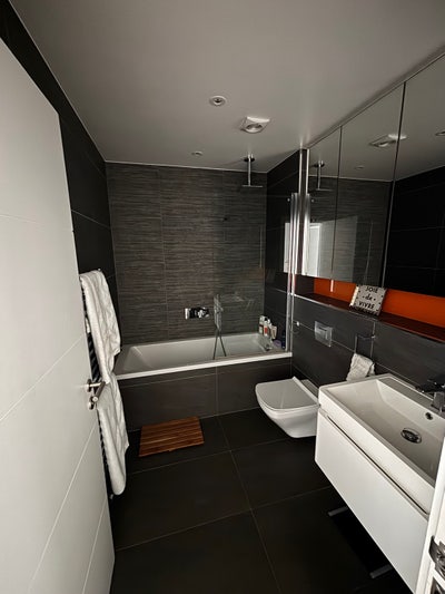 1 Bed w/ private bathroom in 2-bed flat Main Photo