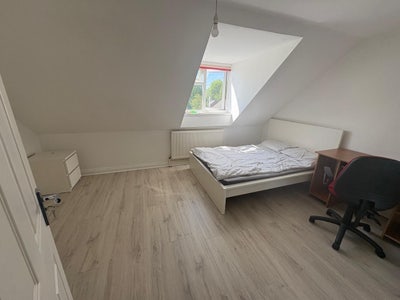 Double room available for rent Main Photo