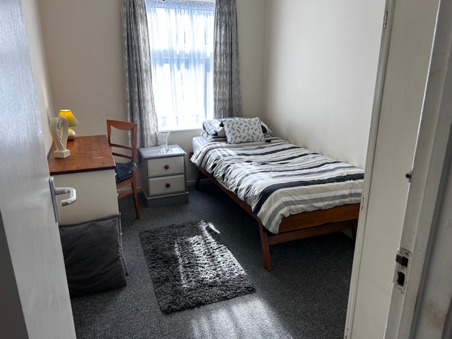 Available, Single Rooms, Bills & WiFi included Main Photo