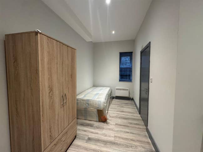 GF Studio Available – Muirkirk Road, London SE6 Main Photo