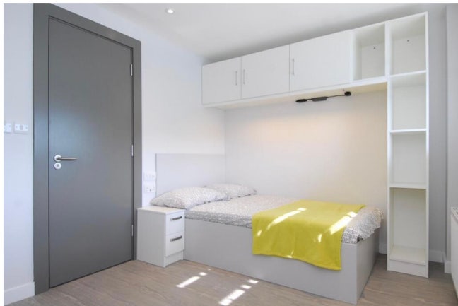 1 Bed  Large Double Ensuite  Main Photo