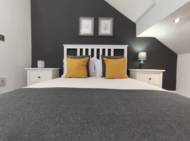 Amazing Room Available with own bathroom!! Main Photo