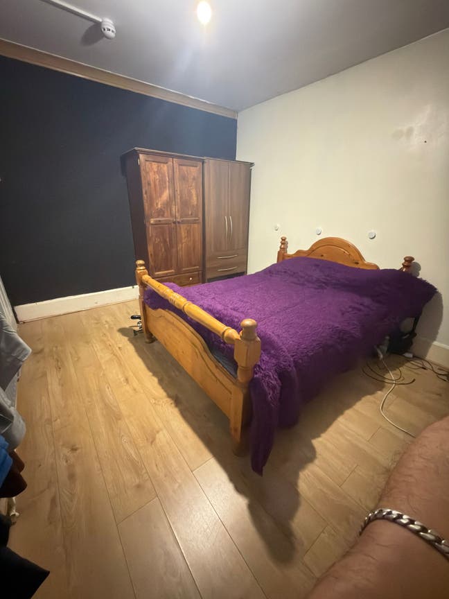Double room to let in Edgware  Main Photo