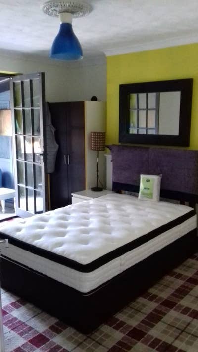 Must be viewed!! actual pictures of rooms Main Photo