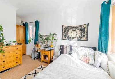 Come Join this Happy Houseshare w. Parking 😊 Main Photo