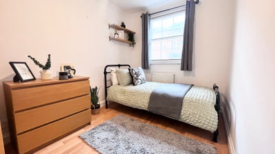 Single  |Town Centre | Deposit Free Option Main Photo