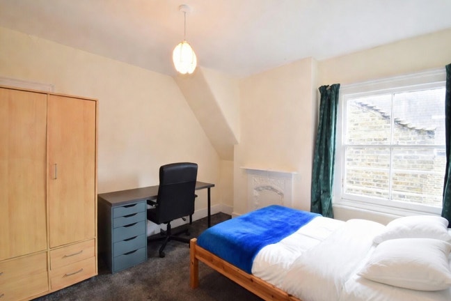 Join a Clean, Friendly Household – All included !  Main Photo