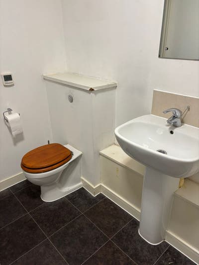 5th Floor City Living | Prime Transport Hub Main Photo