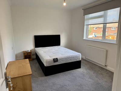  Nice Big House - Quiet Rd - Furnished Double Main Photo