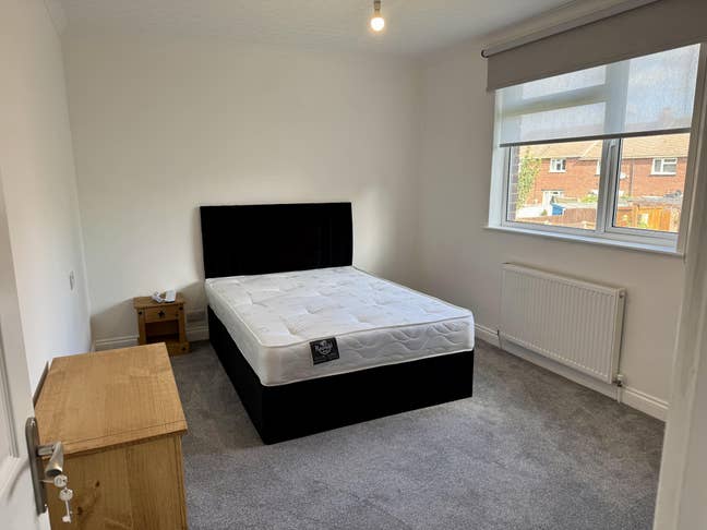  Nice Big House - Quiet Rd - Furnished Double Main Photo