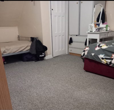 Spacious Double room@Br3 available  Main Photo