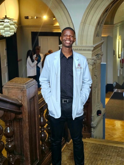 2 medical students seeking quiet short-term accom Main Photo