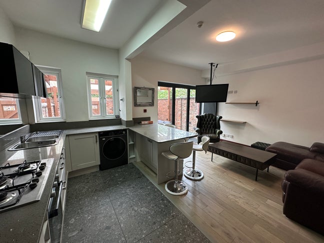 South Grove, Chorlton-on-Medlock, &pound;172pppw Main Photo