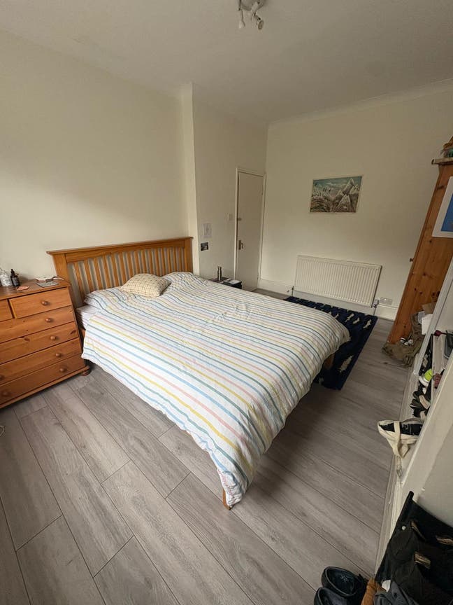 1 Bedroom in a 2 beds 60sqm flat - central LDN   Main Photo