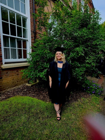 Professional looking for a flat in Nottingham Main Photo